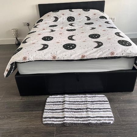The Serviced Accommodations Harlow Exteriér fotografie