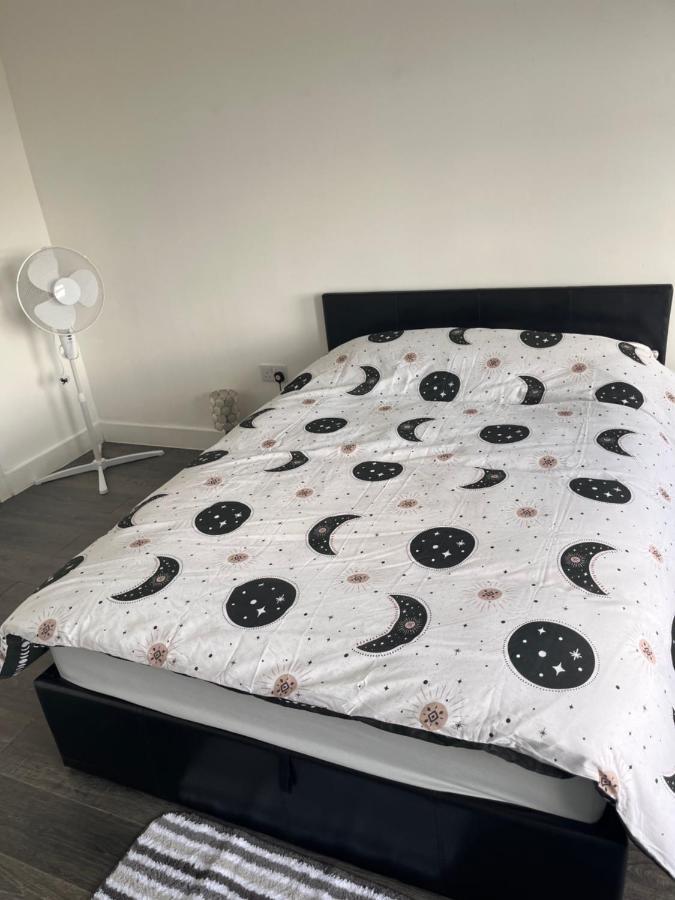 The Serviced Accommodations Harlow Exteriér fotografie